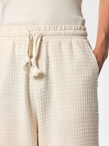 Loosefit Pantaloni 'Gardenia' di VAMOS CLO in beige
