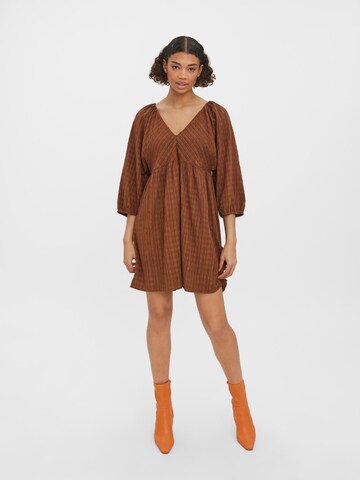 Robe 'ENGA' VERO MODA en marron