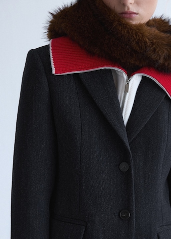 MANGO Between-seasons coat in Black