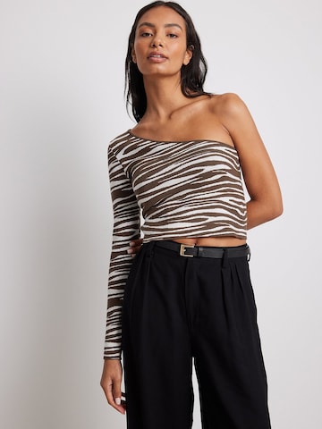NA-KD Knitted Top in Brown: front