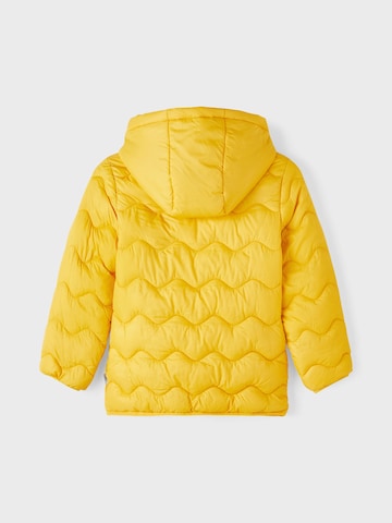 Veste mi-saison 'Maggy' NAME IT en jaune