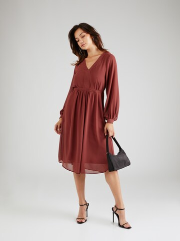 Robe 'Nola' ABOUT YOU en marron