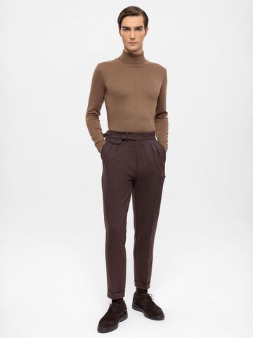 Antioch Slim fit Pleat-front trousers in Brown