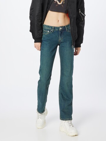 WEEKDAY Regular Jeans 'Arrow' in Blauw: voorkant