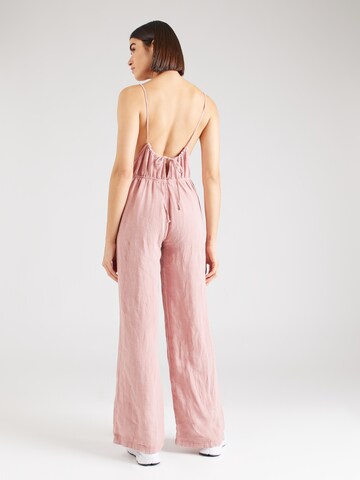 Salopeta de la BDG Urban Outfitters pe roz