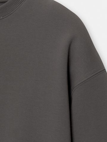Pull&Bear Sweatshirt i grå