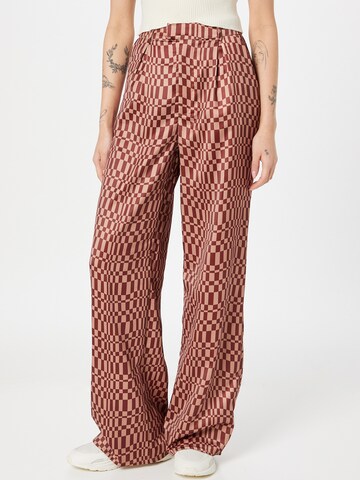 Missguided Wide leg Pleat-front trousers in Brown: front