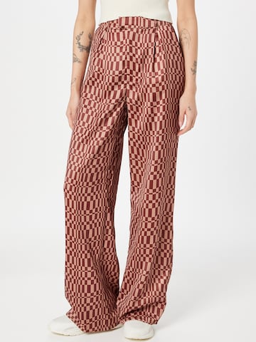 Missguided Wide leg Pleat-Front Pants in Brown: front