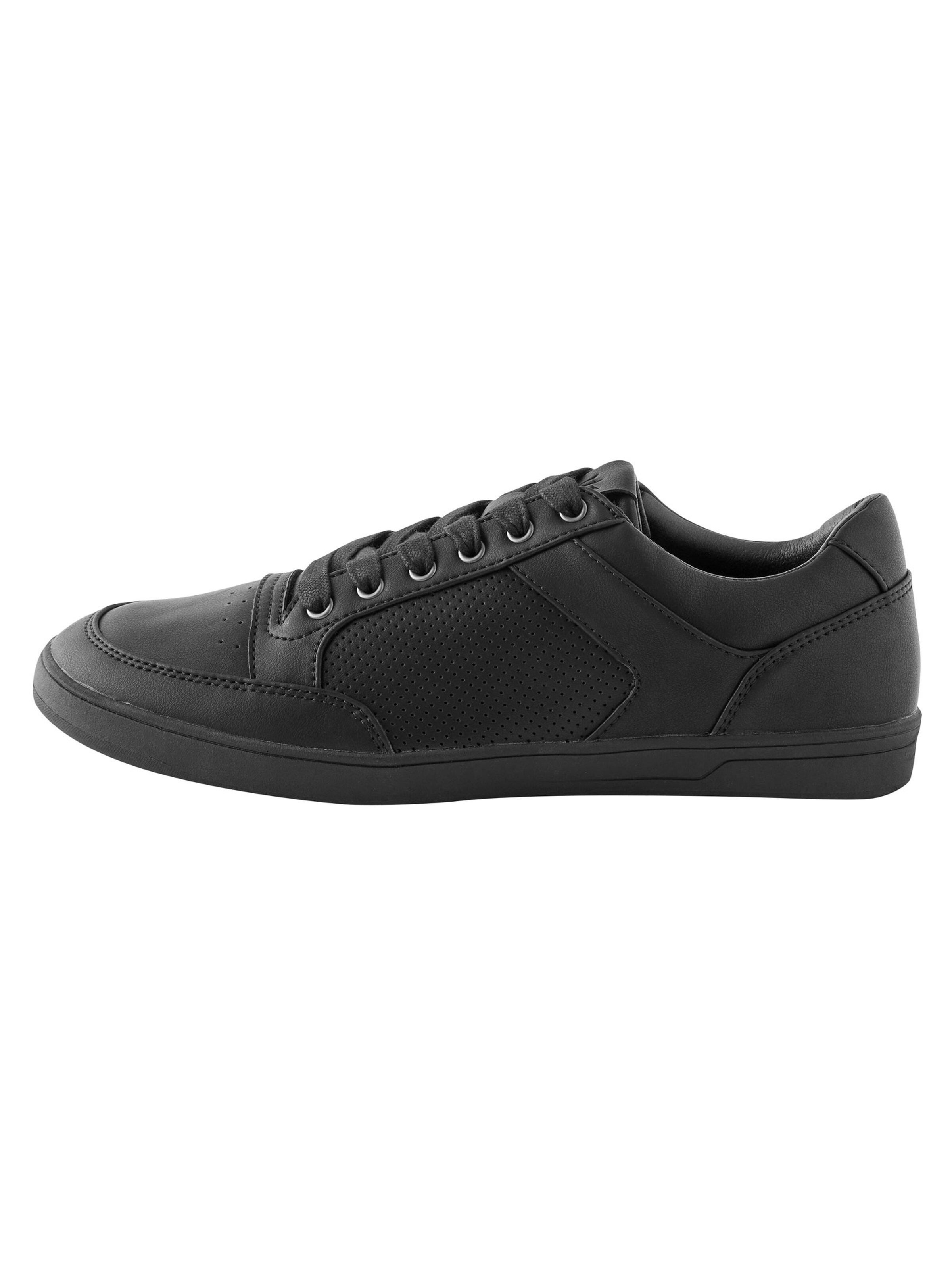 Next Platform trainers in Black: front