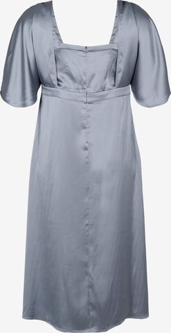 Robe 'Maple' Zizzi en gris