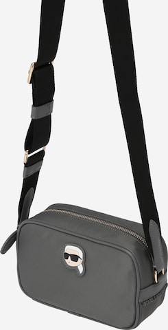 Karl Lagerfeld Taška přes rameno 'Ikonik 2.0' – šedá: přední strana