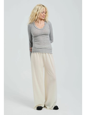 Maglietta 'Romance' di Seamless Basic in grigio