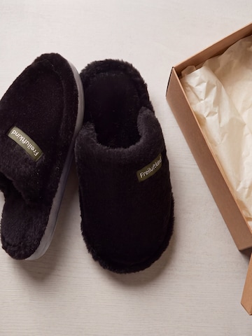 Freiluftkind Slippers 'Homie' in Black