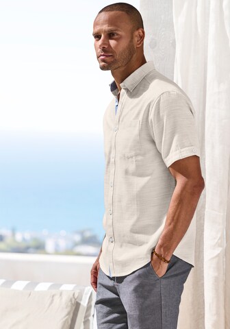 H.I.S - Ajuste regular Camisa en beige