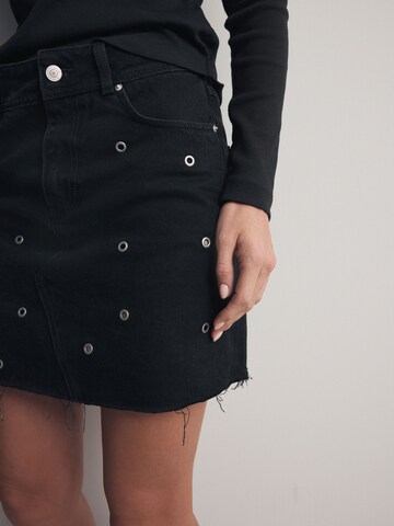 Next Rok in Zwart