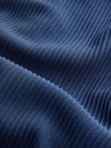 Next Regular Shorts in Blau