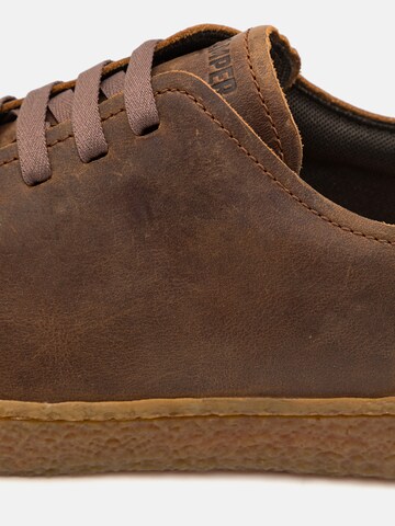 Baskets basses CAMPER en marron