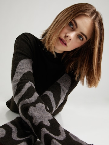 florence by mills exclusive for ABOUT YOU Трикотажное платье в Черный