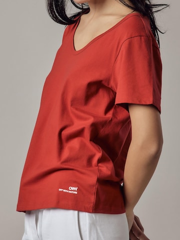 Maglietta 'T-Shirt Scollo Profondo' di OWN Off With Nature in rosso