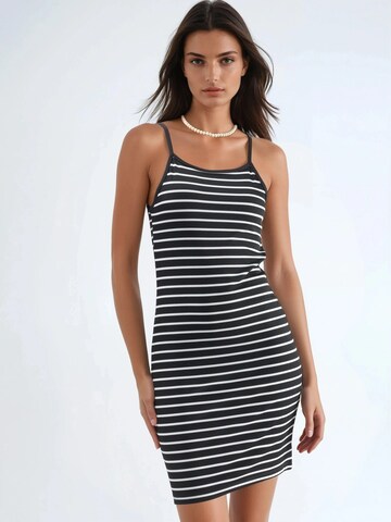 Hiccup Dress in Black: front