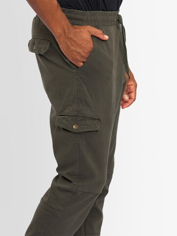 Alessandro Salvarini Tapered Cargo trousers in Green