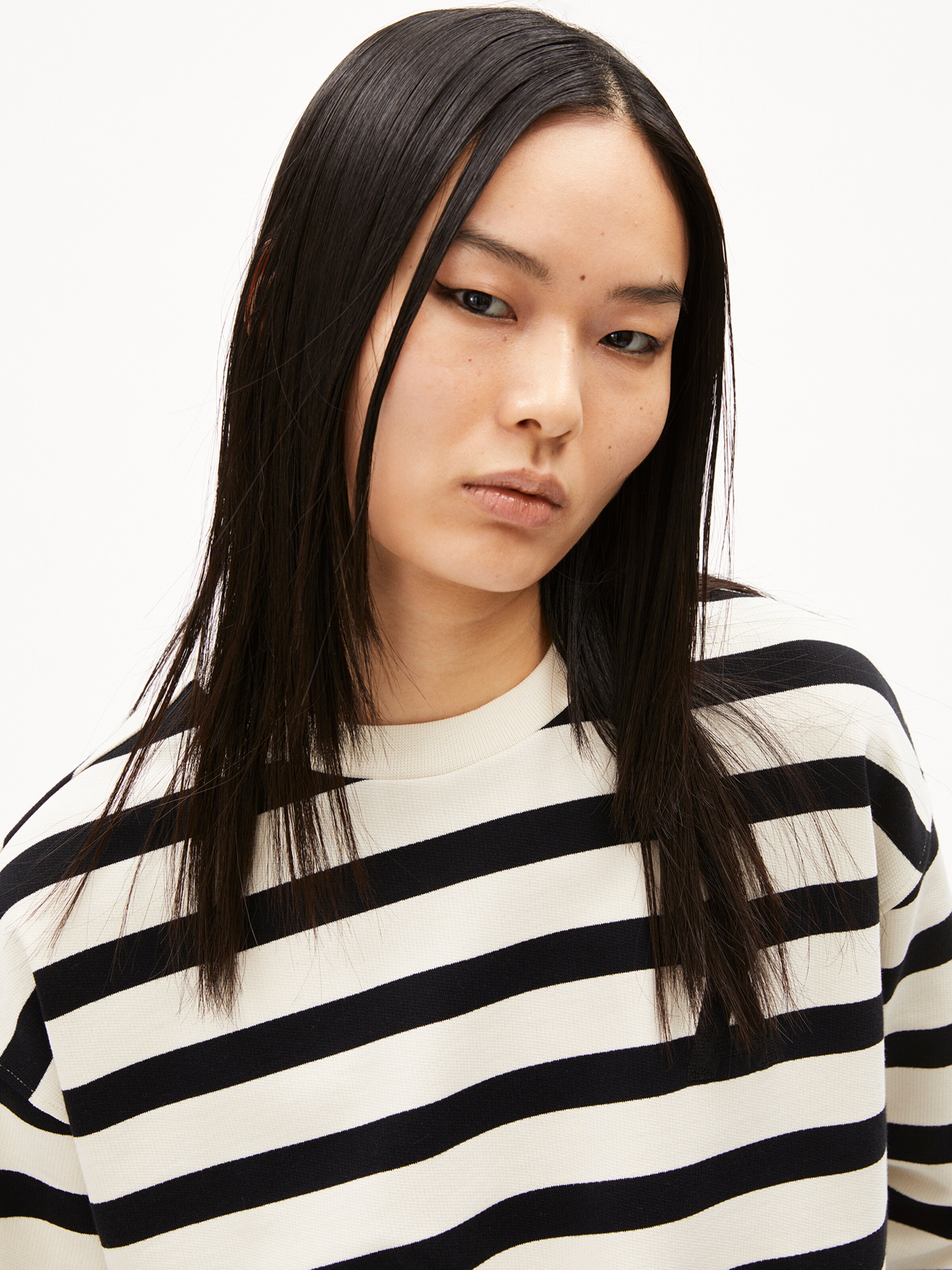 ARMEDANGELS Sweatshirt 'Maarlen Bold' in Weiß: Vorderseite