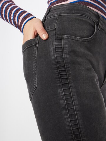 COMMA Regular Jeans i grå