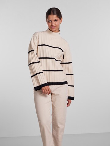 Pull-over 'Hilja' PIECES en blanc : devant