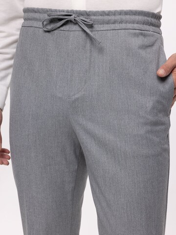 Regular Pantalon à plis Antioch en gris