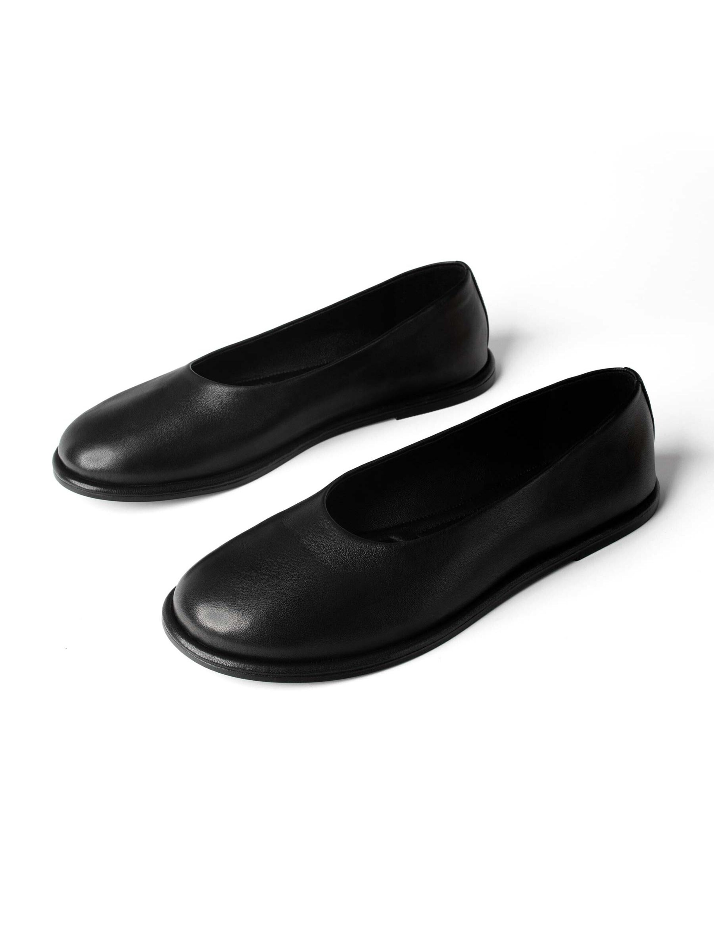 L37 HANDMADE SHOES Slip-ons 'CRIMSON DAISY' in Black