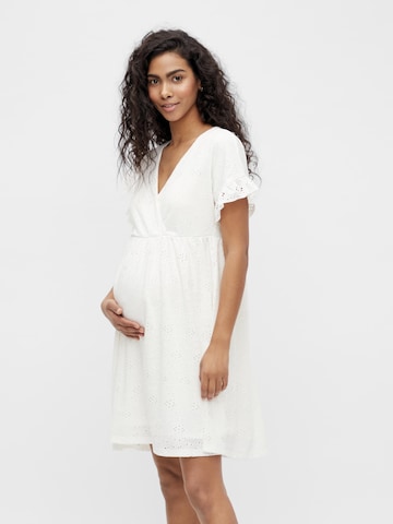 Robe d’été 'Dinne Tess' MAMALICIOUS en blanc