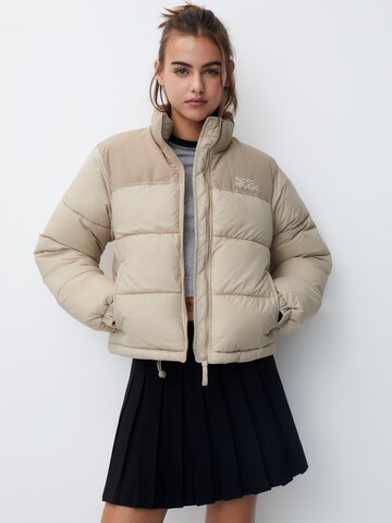 Pull&Bear Winter jacket in Brown: front