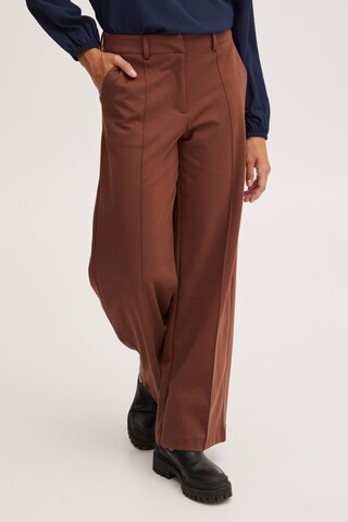 ICHI Wide leg Broek 'KATE' in Bruin: voorkant