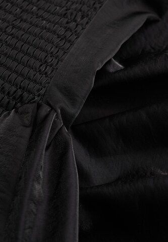 Robe de cocktail Superdry en noir