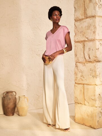 Tricou de la love & roses pe roz