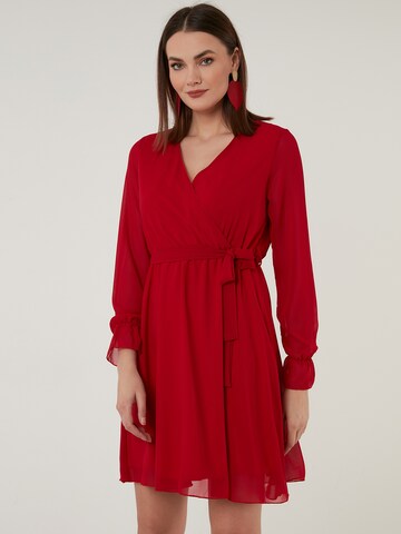 Robe-chemise LELA en rouge : devant
