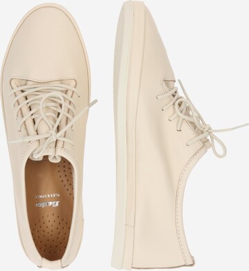 Bata Lace-up shoe in Beige