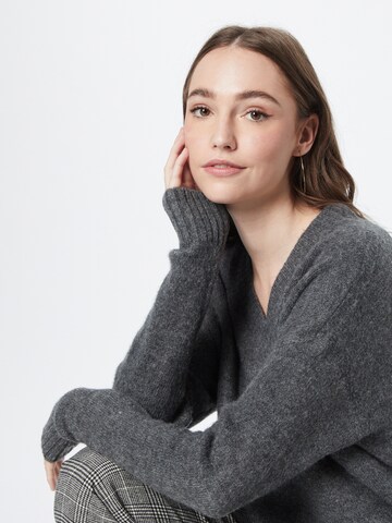 VERO MODA Oversized neulepaita 'LEFILE' värissä harmaa