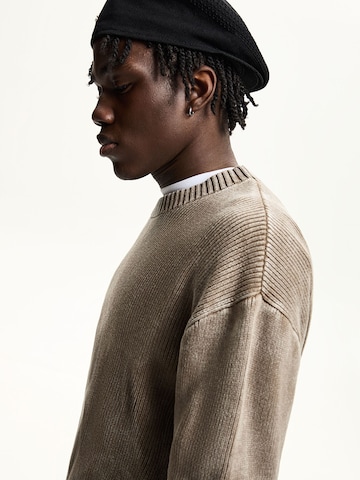 Sweat-shirt Bershka en marron
