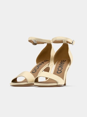 Sandale cu baretă 'ADORE' de la Bianco pe alb