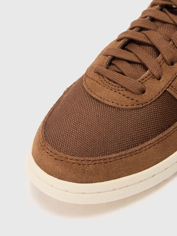 Nike Sportswear Σνίκερ 'FIELD GENERAL' σε καφέ