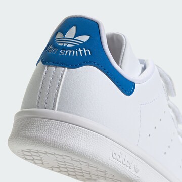 Baskets ADIDAS ORIGINALS en blanc