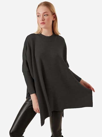 Bigdart Sweater in Grey: front