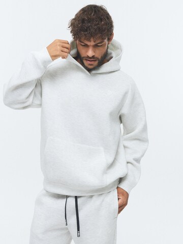 DRILLS Apparel Pullover 'Recreation'‌‌‌‌ in Weiß