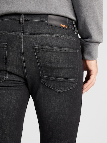 BOSS Orange Regular Jeans in Schwarz