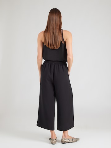 QS - Pierna ancha Pantalón plisado en negro