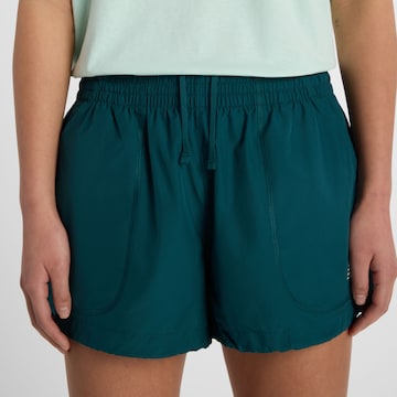 new balance Regular Sportbroek 'Trackside Woven Short' in Groen