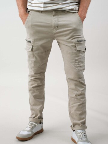 Deeluxe Tapered Cargo Pants 'Danakil' in Grey: front