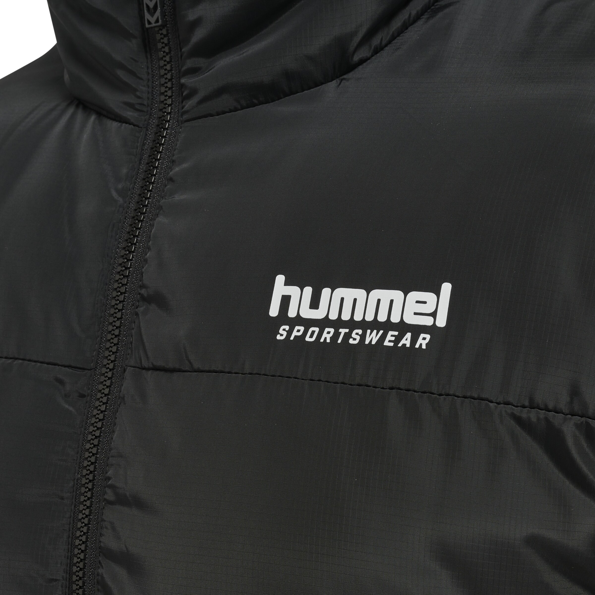 Hummel Weatherproof jacket 'Nicky' in Black