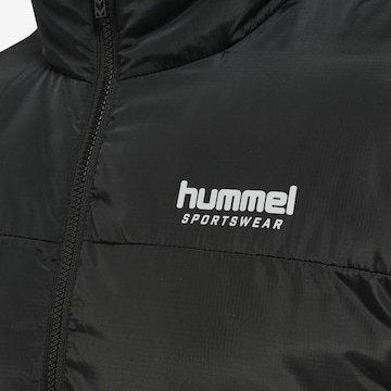 Hummel Between-Season Jacket 'Nicky' in Black